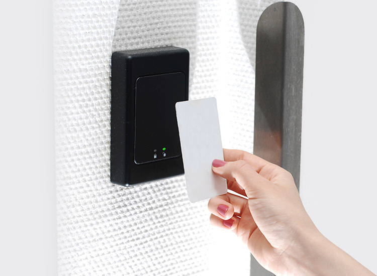 非接觸射頻智能卡門禁控制系統